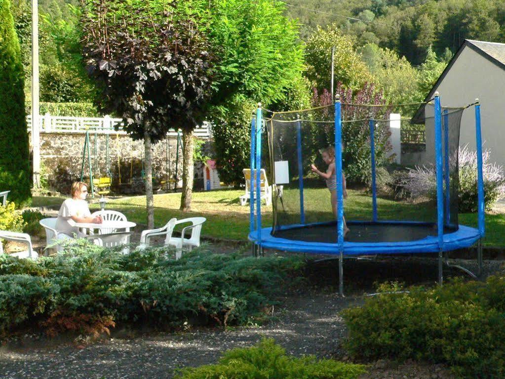 Residence Des Bains*** Vic-sur-Cère Dış mekan fotoğraf